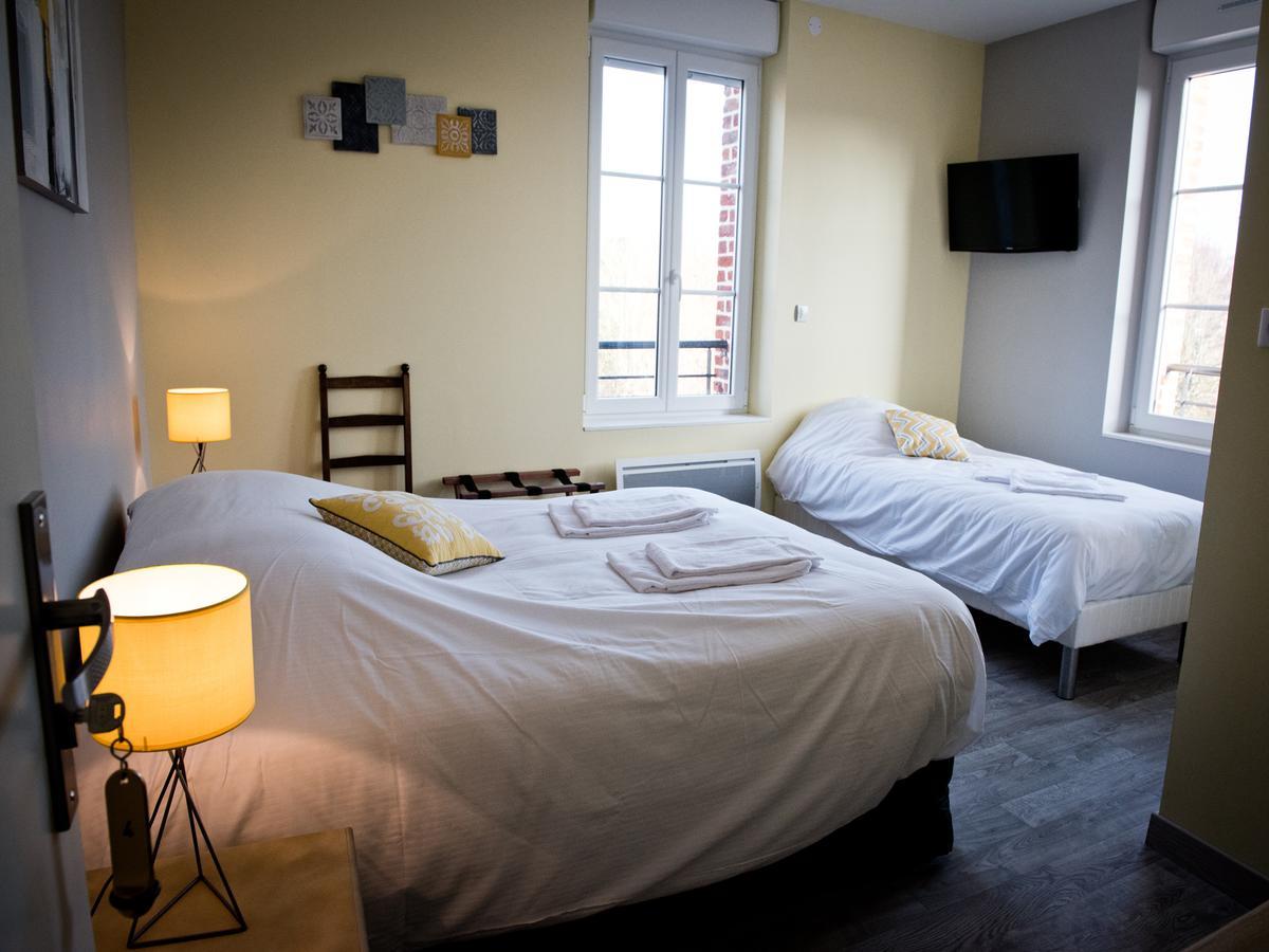 Logis Hotel Restaurant Le Relais Fleuri Vervins 外观 照片